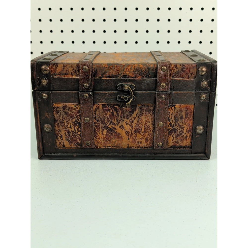 Wood‎ & Faux Leather Treasure Chest Trinket Box Halloween Prop - Picture 2 of 6